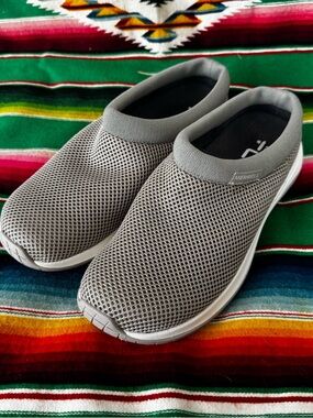 Merrell Slip-On Mesh Sneakers Women’s 8 Light Gray